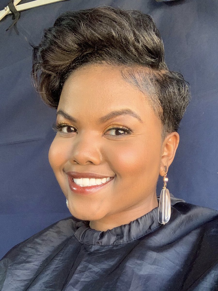 KhanyisaTitus's tweet photo. “Stay strong, make them wonder how you’re still smiling” - Anonymous
#makeupchairselfies #weeksago🔙 #xhosalady🌼 #shorthairgang https://t.co/fqg2S46FE3