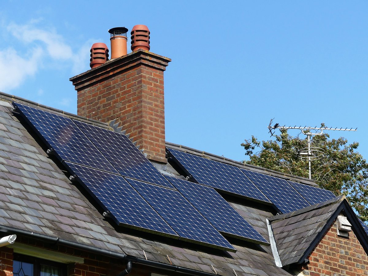 EnergySvgTrust's tweet photo. The UK Prime Minister today has given the first of a series of announcements on the shape of #greenrecovery.

The lack of announcements on a home #retrofit programme or #lowcarbon transport is striking especially given the £129m announced for new roads. 

https://t.co/68InJb3npb https://t.co/ZkSBnQzrW5