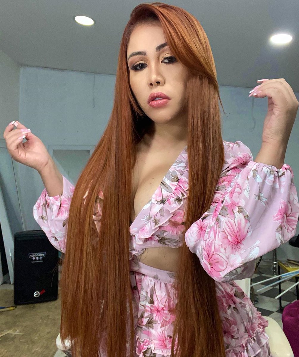 WRadioColombia's tweet image. La foto semidesnuda de Yina Calderón por la que seguidores la critican &amp;gt;&amp;gt; bit.ly/2YO1ROe