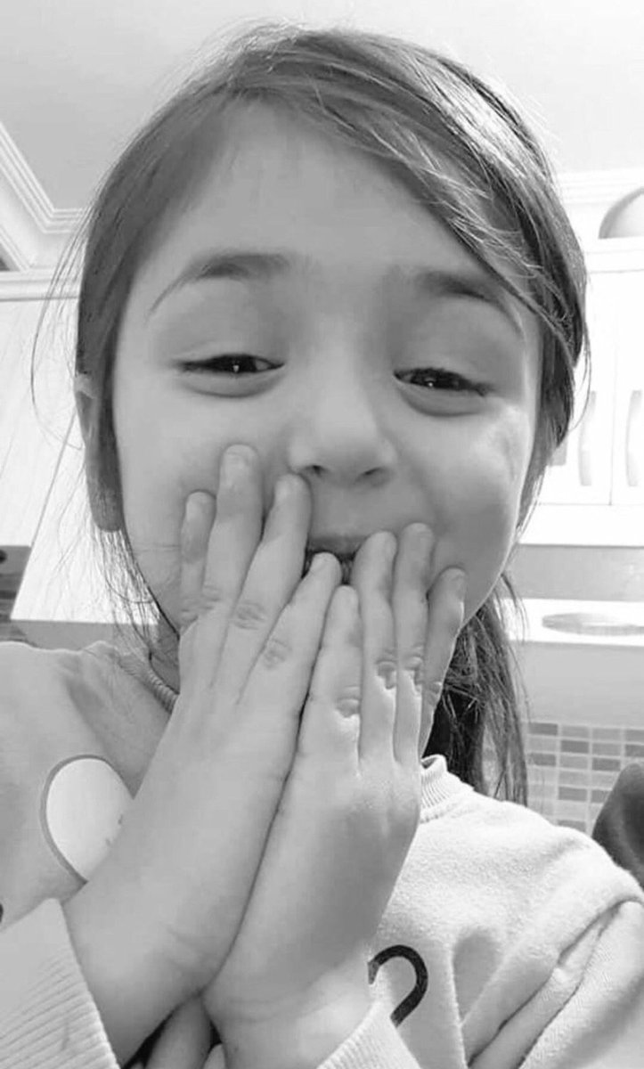 Abdurrahim Karakoç,
"Kalmışım ara yerde, tozdayım, dumandayım, kirli bir mekandayım, iğrenç bir zamandayım." derken çok haklıydı. #ikranur