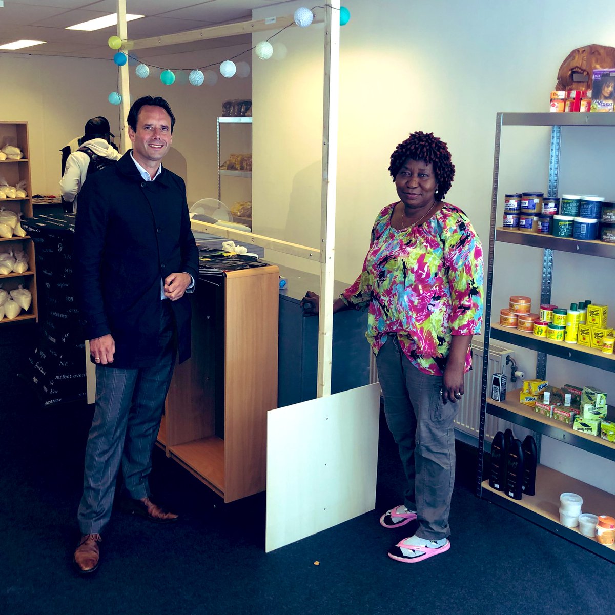 Akuffo's tweet image. Zo leuk! RT @HarmJanvSchaik: Vanmiddag even een bezoek gebracht aan de 1e Afrikaanse supermarkt van de regio Harderwijk in de Donkerstraat. Gastvrij onvangen door Fatma. Mooi om te zien dat de winkel al een goede toeloop kent. Veel succes!