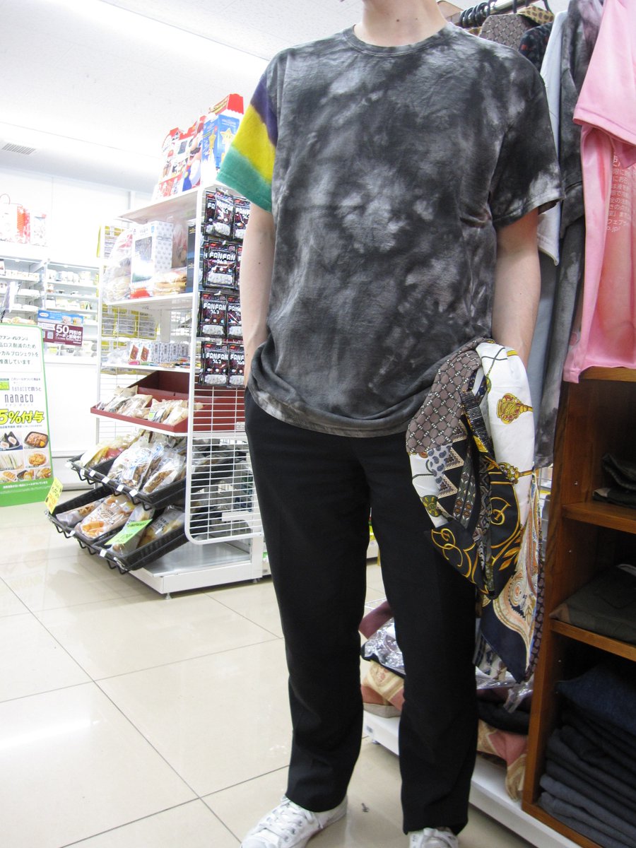 711hashikami's tweet photo. キャッシュレス還元が本日までなので、駆け込みで欲しいアイテム買いました!
#Varde77
VINTAGE SCARF SHORT SLEEVE SHIRTS
TIE DYE T-SHIRTS
BUYING TOUR T-SHIRTS
どれも最高です。
まだギリギリ間に合いますよ🏃💨 https://t.co/aZgrVwP2v7