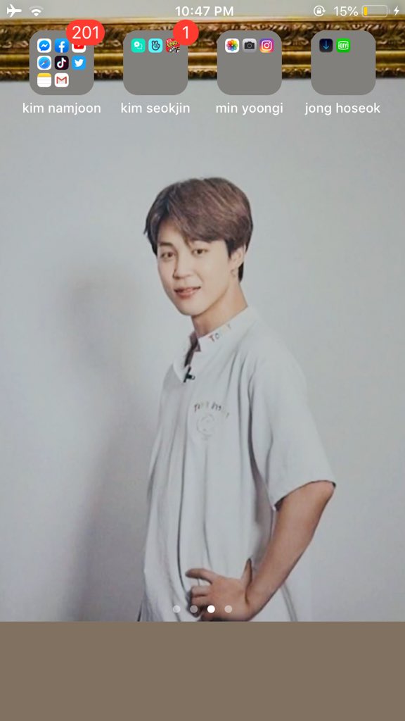 BANG7ANBI7IES's tweet photo. armiiii comment yours too if you use rookie actor🤣as your wallpaper HAHAHAHAHAH until now i’m still laughing so hard #JIMIN #rookieactor https://t.co/0OwWv5h6Ku