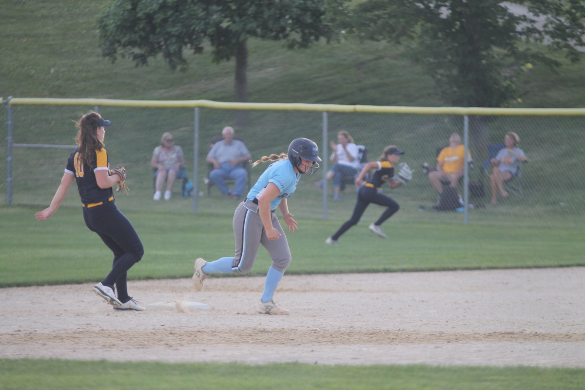 RebelYearbook's tweet photo. Congratulations to the varsity baseball and softball teams on their wins against Cascade last night! ⚾️🥎#NERebelWay https://t.co/Uel4lqNoud