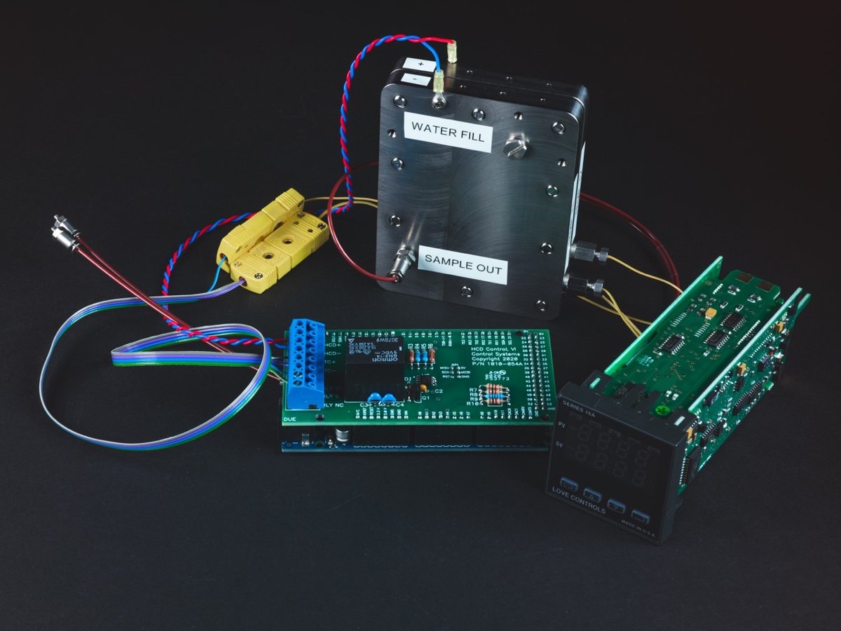 New hydrogen fuel cell contamination detector--a small instrument with big impact in clean energy. lanl.gov/science-innova…