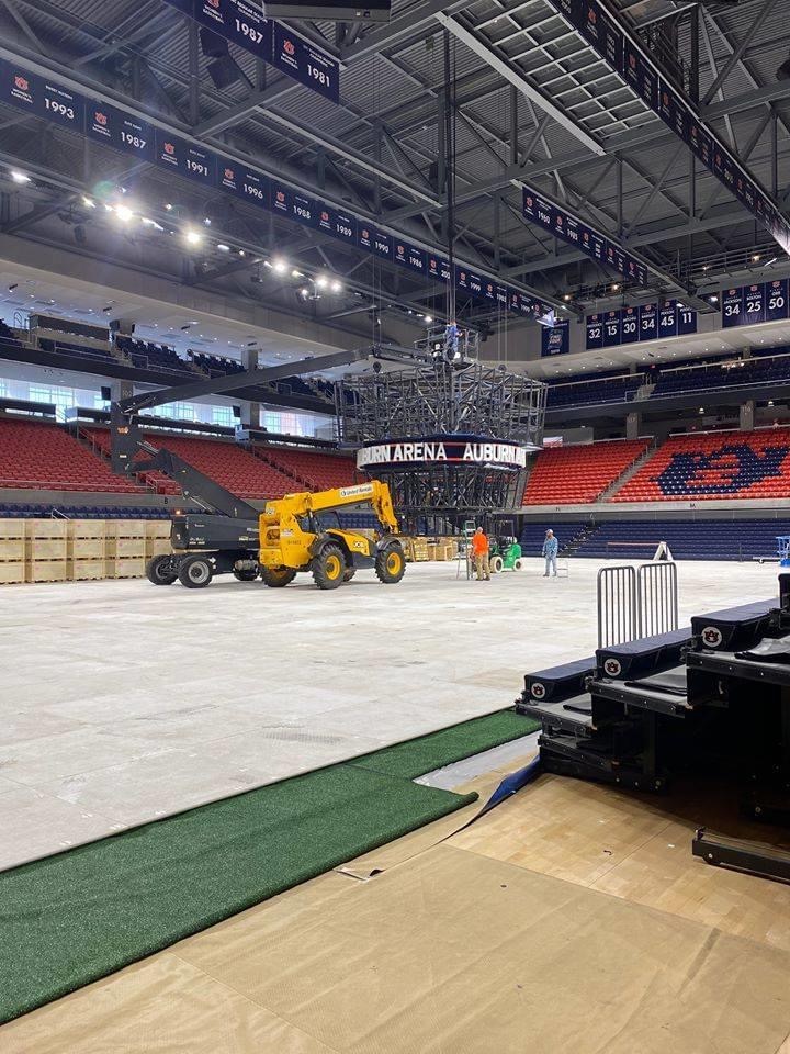 WarBlogle's tweet photo. Auburn Arena is getting upgrades. New floor, new LEDs, new video board and sound system. Winning works. #wareagle https://t.co/jaOZmbX6gI