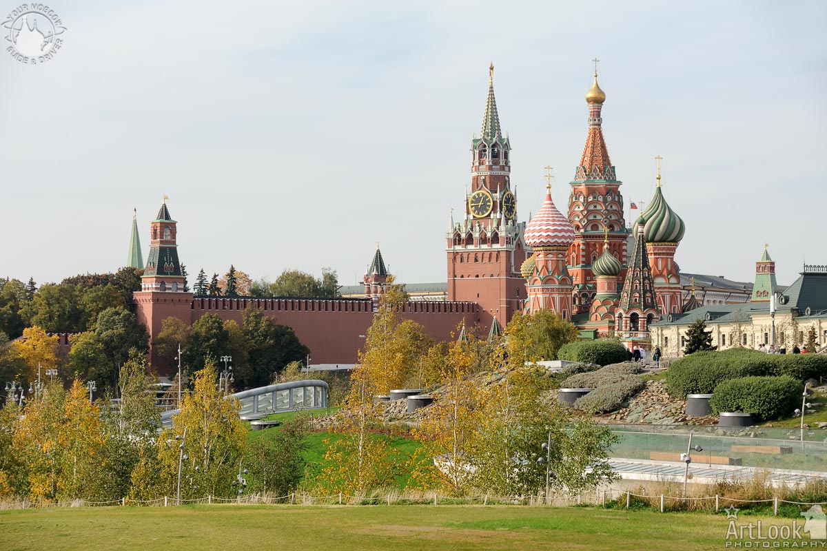 YourMoscowGuide's tweet photo. = Autumn Landscape with Moscow Attractions =
Moscow City Tour - Park Zaryadye
https://t.co/iAEy2a9m49
#Moscow #ZaryadyePark #Zaryadye #landmarks #StBasilsCathedral #SaviorTower #MoscowTours #MoscowPhotoTours #Autumn #Landscapes #Russia #parks #capital https://t.co/ajaNn8djT0
