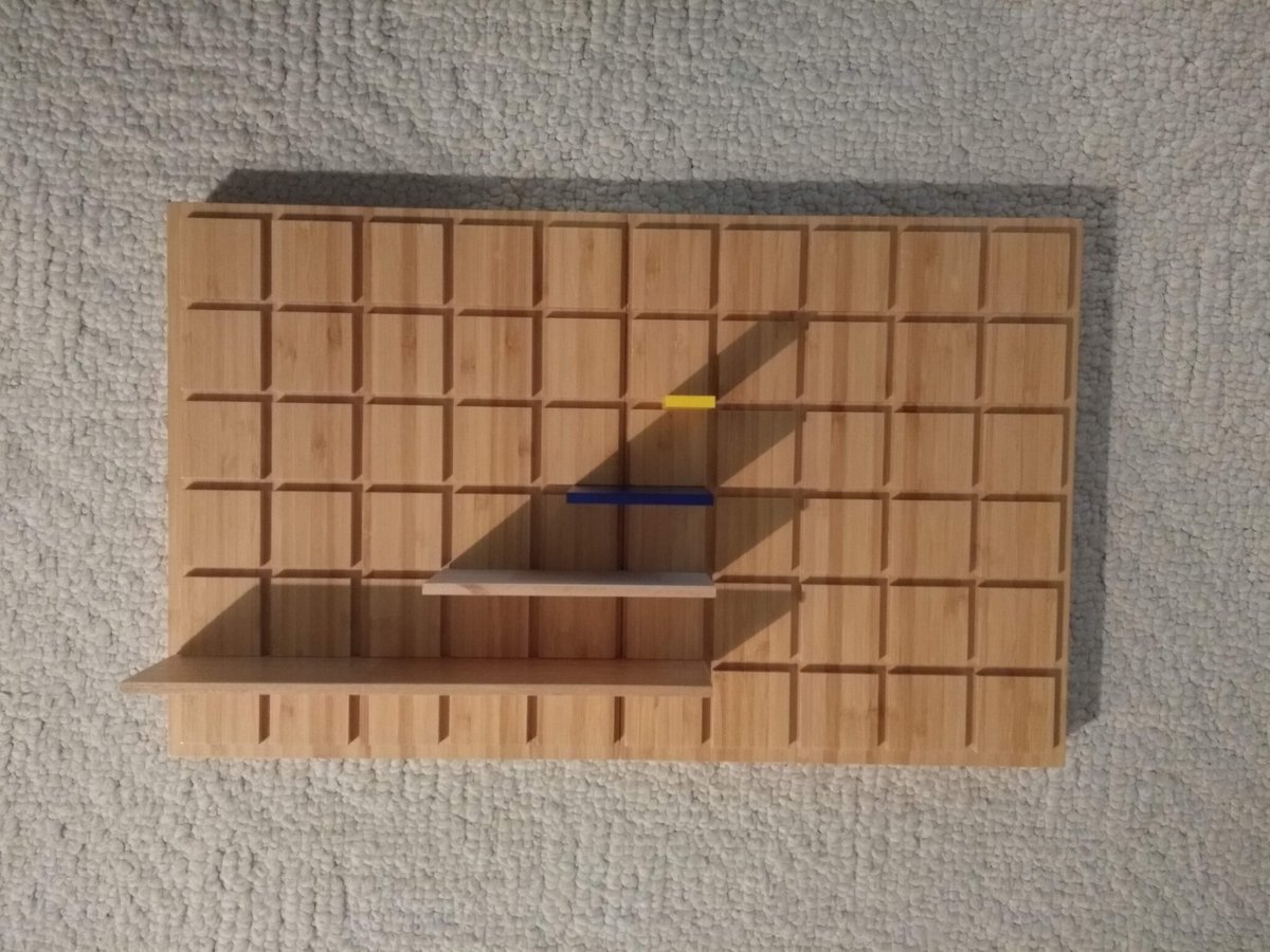 When two symmetrical elements are unconnected the mind perceptually connects them to form a coherent shape.