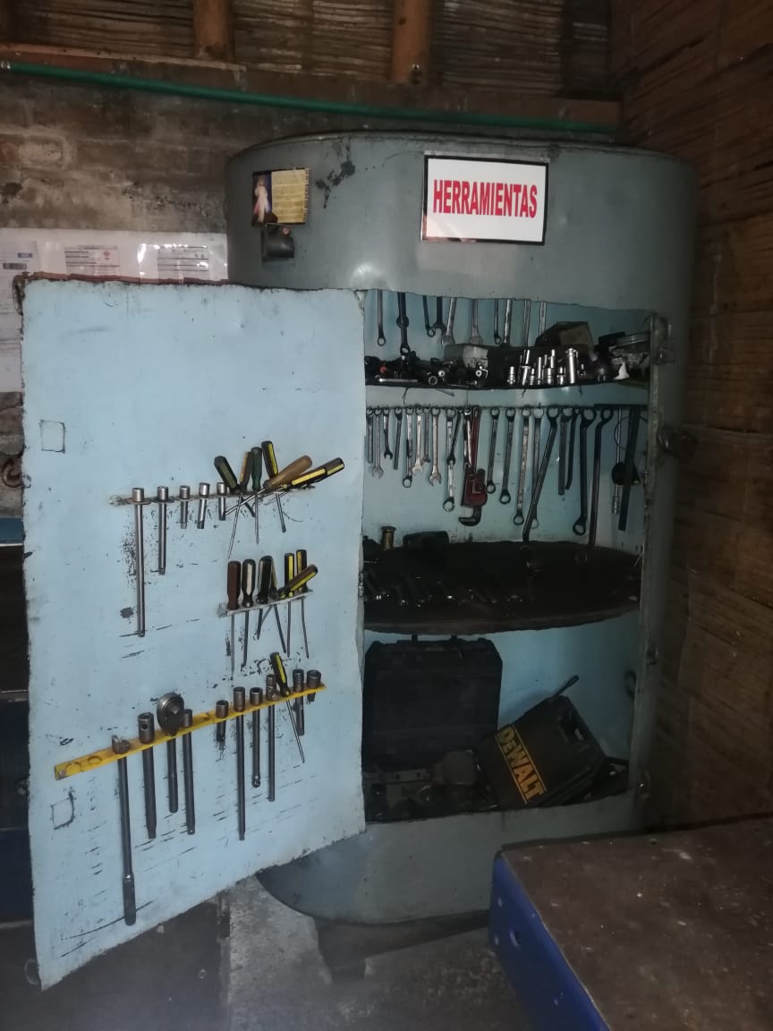 coop_fernando's tweet photo. Es muy importante el #TrabajoEnEquipo y nuestro #Aliado del #TallerDeMecánica #PedroPablo en #TerminalPimpollo lo tiene claro, en inspección de #SST se evidencia la implementación del protocolo de #BioSeguridad. 💪Todos unidos en contra del #Covid-19. #SGSST #COPASST #AyudaMutua https://t.co/YueeRtx86v