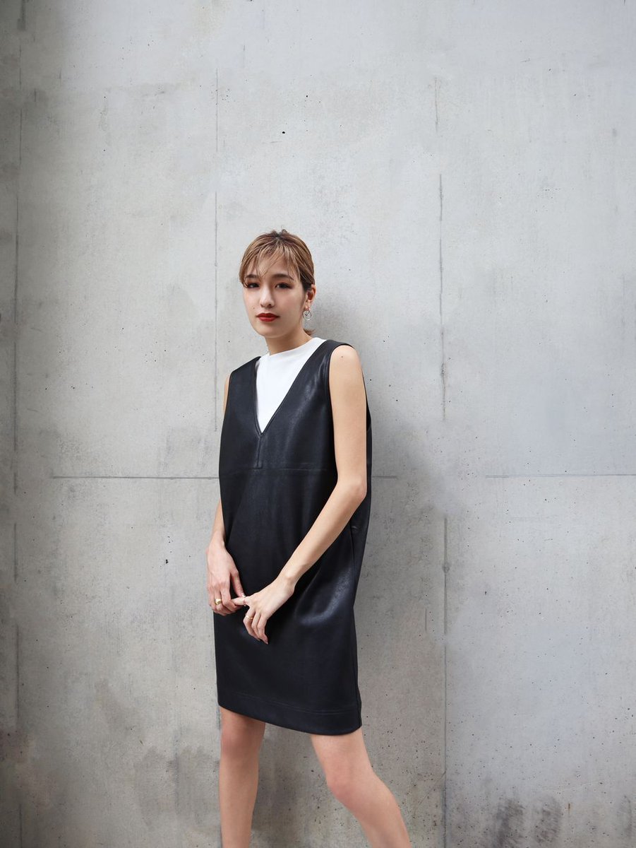 Runway Channel 大大大好評につき Emoda Emoda Staff のマイデザ第2弾が登場 今回はフェイクレザーが モードでおしゃれなワンピースが登場 フェイクレザーボックスワンピース T Co Vqlnnxfq8y プロフィール固定のツイートを