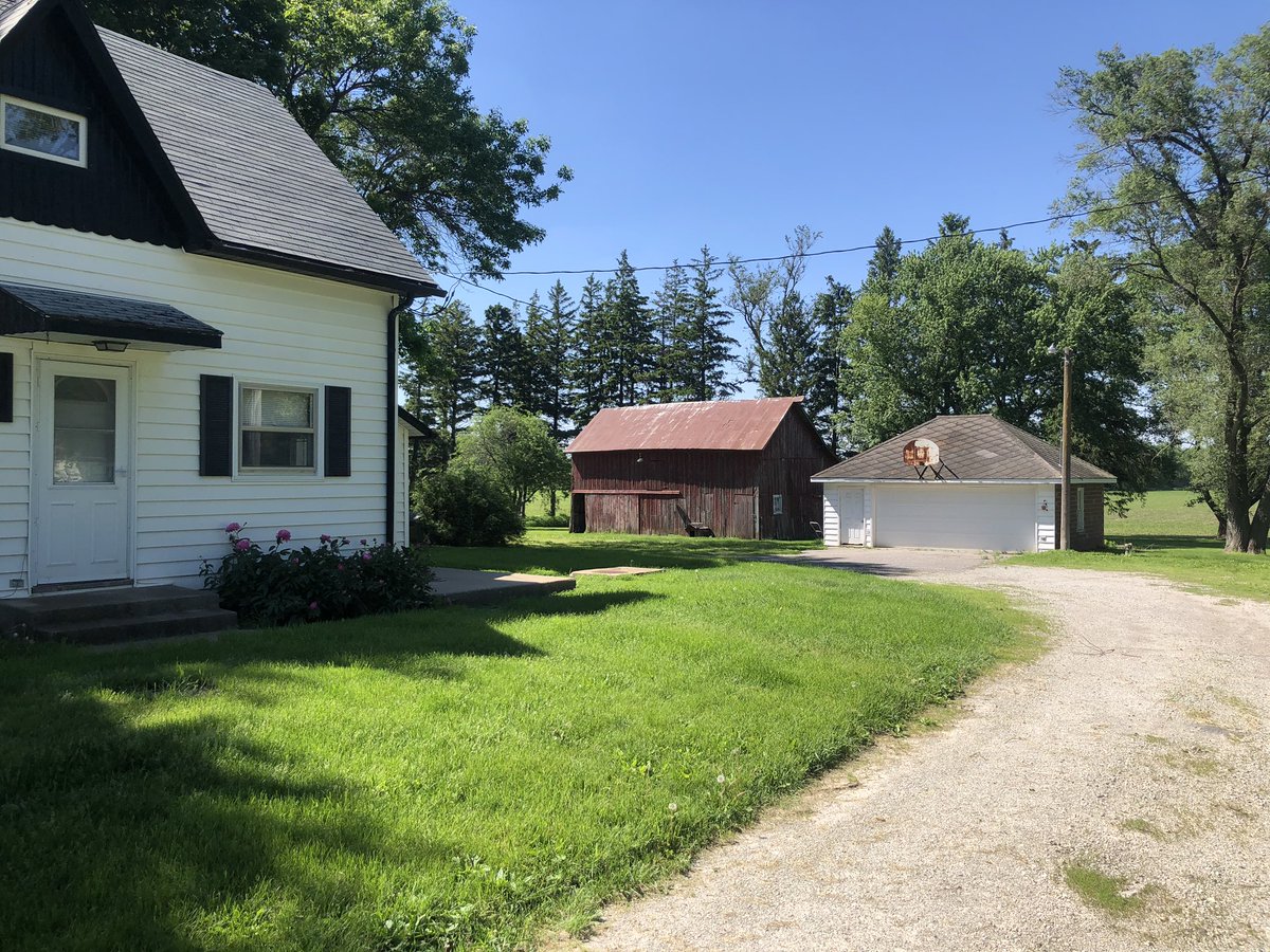 elder_dylan's tweet photo. told ya bitches, I just finished the closing on my first house and now I’m officially a home owner at 22yrs old with 2.2 acres https://t.co/NBttxUvGGI