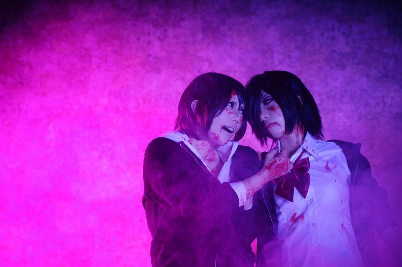 nono0v0's tweet photo. 湾岸撮影所さんお疲れ様でした…！
博多撮影所なくなったときもさびしかったけどとうとう湾岸さんまで😢

湾岸さんでせくしー先生に撮っていただいたお写真いまでもめちゃくちゃお気に入りです😭💕
喰種とゾンゼロ。隣はお豊☺️ https://t.co/isXI9hqpN5
