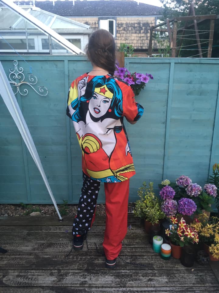 🚨Hold it!🚨

#wonderwoman is in the vicinity!

“I will fight for those who cannot fight for themselves” 

PREACH IT WW! Thank you for continuing to fight the good fight #HealthCareHeroes #NHSheroes 

“You are stronger than you believe”

🧵by Jo Henderson 👏😍

<a href="/WonderWomanFilm/">Wonder Woman 1984</a>