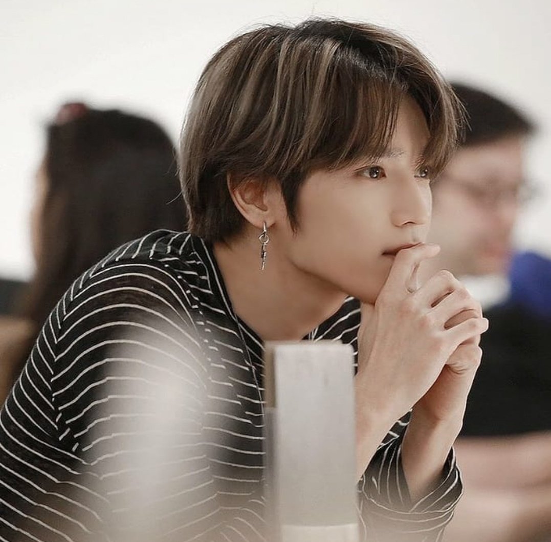 citizen_luna's tweet photo. I don't wanna live forever, 'cause I know I'll be living in vain 
And I don't wanna fit wherever
I just wanna keep 
calling your "name" until you come back home... :)💚

#HAPPYTAEYONGDAY 
#칠월의_장미_태용아_생일축하해
#OurRoseTaeyongDay
@NCTsmtown_127 https://t.co/HbOoJ8FAH8