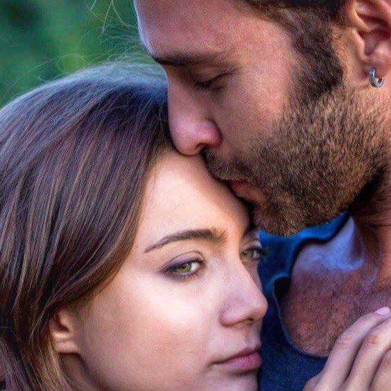 HaqueRubi's tweet photo. #SeçkinÖzdemir #DamlaSönmez #biraşkhikayesi #CeyKor #KorkutAli #CeylanGerman #TaşKafa #Aşkkafa @DamlaSonmez 💜🌸👑@SeckinOzdemir ♥️🥰💣🔥If there ever was a truly good looking &amp; hot couple it would be them two. #DamSec #CeyKor #foreverlove #TrueLove ♥️ #alwayswasalwayswillbe https://t.co/VfYJdax4CL