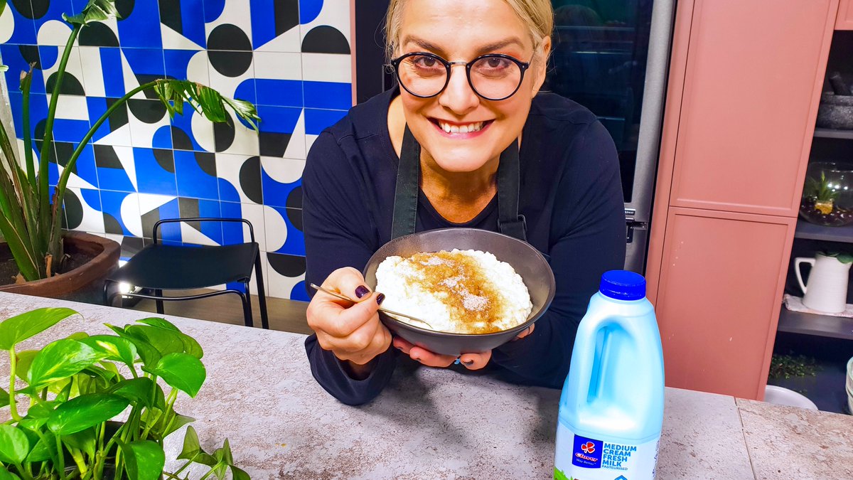 What comes to mind when we say Melkkos? 

Warm up your winter evenings with this sweet and simple @CloverWayBetter Melkkos with cinnamon sugar and butter recipe: bit.ly/CloverMelkkos #AfternoonExpress