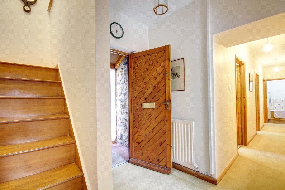 jwwoodgroup's tweet photo. 4 bedroom semi detached house for sale
The Corner House, Shincliffe Village, Durham
https://t.co/7w5R0wApsg
0191 386 9921

#houseforsale #property #onthemarket #rightmove #jwwoodgroup #realestate #countydurham #ukrealestate #mortgage #shincliffe #durham https://t.co/c2QlIGQSp2