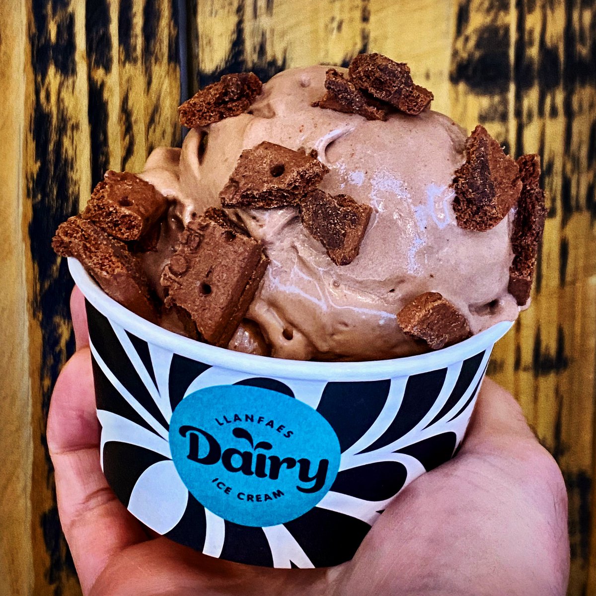 This one is a little bit special 🤩 NEW Bourbon Biscuit flavour.