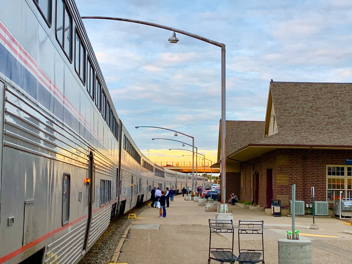 3/ Amtrak’s long-distance trains are double-deckers, with bathrooms, cafes, and some larger family rooms on the bottom, and sleeping compartments, and “roomettes” on top (or coach seating in non-sleeper cars). Gives riders fairly good views.