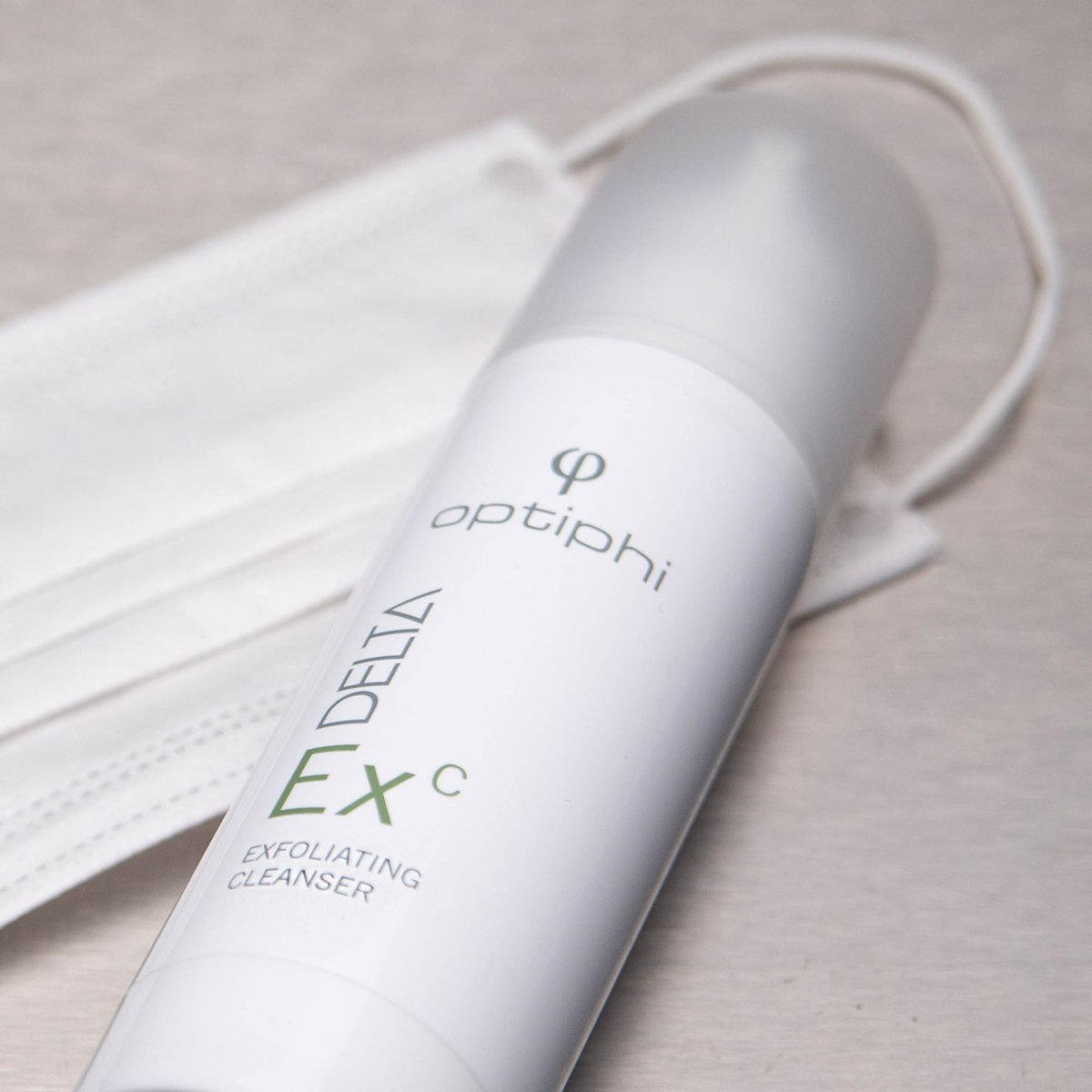 Are you experiencing breakouts due to prolonged mask-wearing? Invest in the optiphi® DELTA Exfoliating Cleanser.The Salicylic acid penetrates down the hair follicle where breakouts start,and assists with exfoliation. #maskne #acne #breakouts 
ow.ly/p5KJ50AlPiv