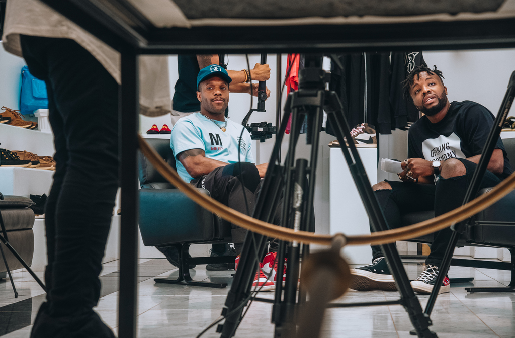s3stylesoldsep's tweet photo. #BTS | If you were at @LapstoneHammer that day…the energy was unmatched. @Rodney_McLeod4 believed in the dream, the vision of @inisikpe and director @thebrianalan masterminded and executed our very first production. Built from the ground up. Let’s Goooo!
#stylesoldseparately https://t.co/MNKht52FA1