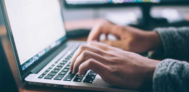 𝗠𝗮𝗮𝗸 𝗲𝗲𝗻 𝗼𝗻𝗺𝗶𝘀𝗯𝗮𝗿𝗲 𝗶𝗻𝗱𝗿𝘂𝗸 𝗢𝗻𝗹𝗶𝗻𝗲! Een webshop is voor velen de tool bij uitstek om de eerste stappen te zetten in de wereld van e-commerce. Wij leren jou de succesfactoren om op te vallen in het online landschap 
👉Inschrijving: ow.ly/v5Ni50AkB1D