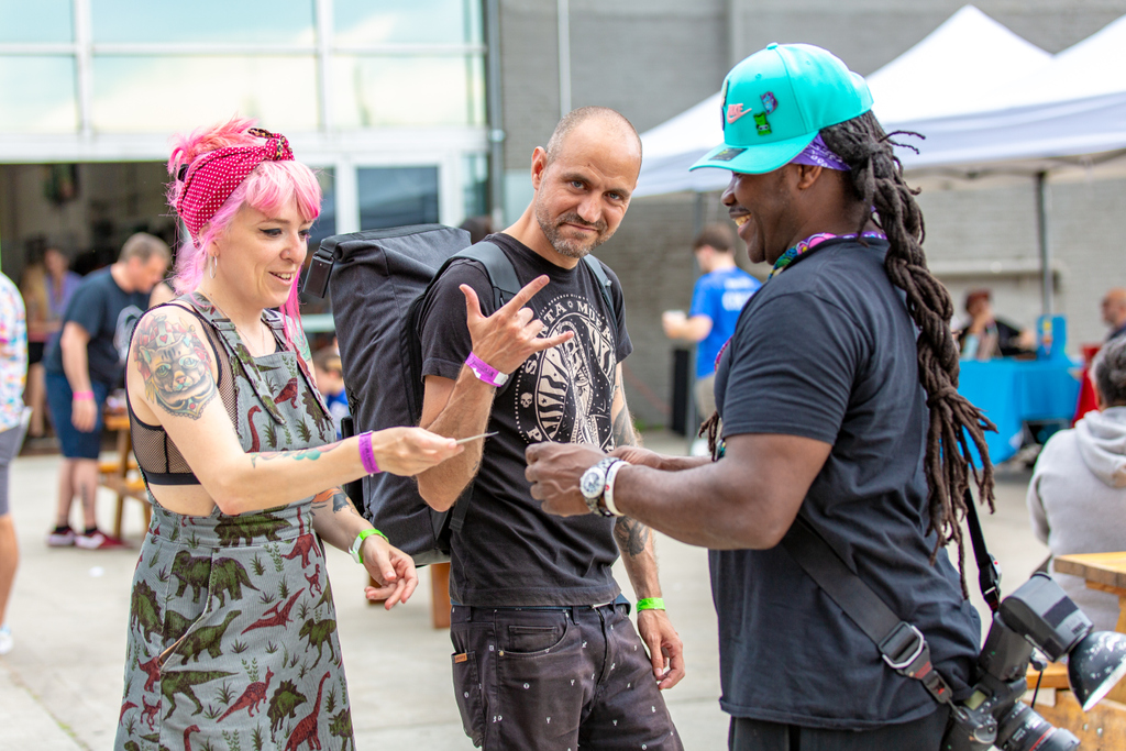 Five Points Fest is a place to get inspired, meet fellow artists and make connections. Check out this snap of <a href="/rezones/">rez ones</a> @dr_case and <a href="/bubbles/">bwubbles</a>.bcn in the #BeerGarden at #FivePointsFest 2019!
