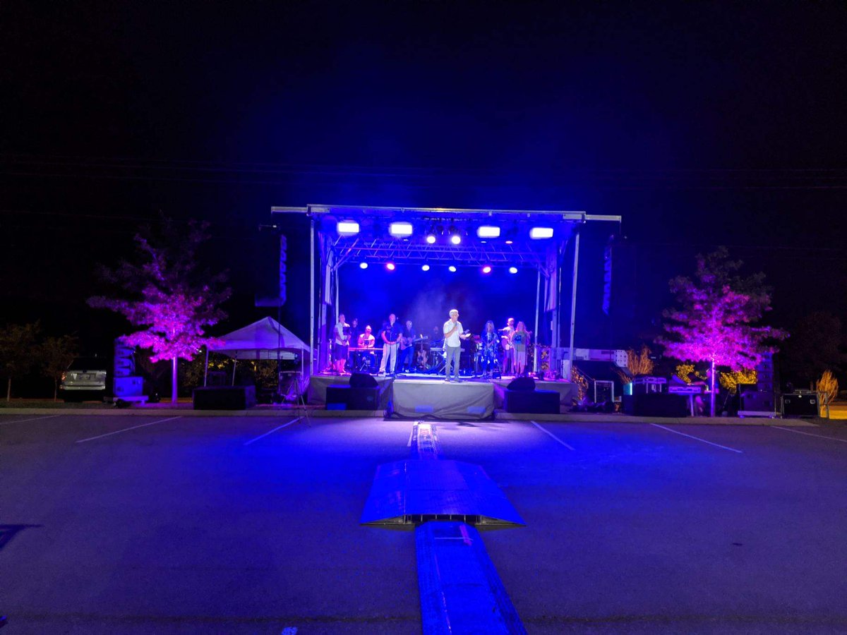 ExpMorris's tweet photo. Another successful drive-in event with #FragmentNine at #ProvidenceUMC this past weekend 💡 https://t.co/9CdIzLbE5e