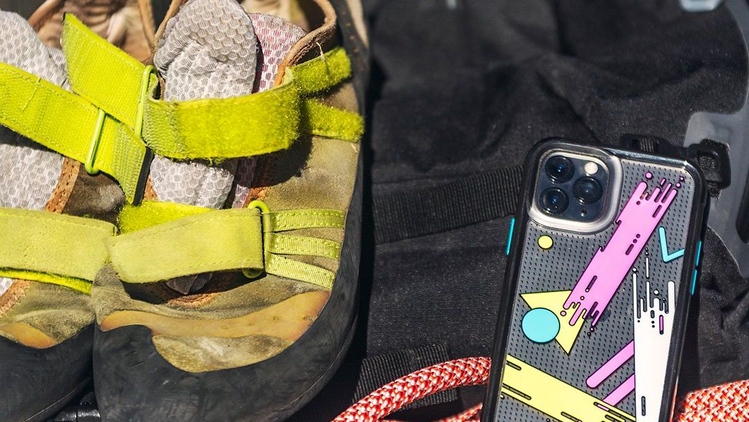 LifeProof's tweet photo. ClimbProof protection in a retro one-piece design. 👌 
📷: https://t.co/jcI2xN6tPd
#LifeProofSLAM #ShowUsYourProof https://t.co/3vaynIvbRj