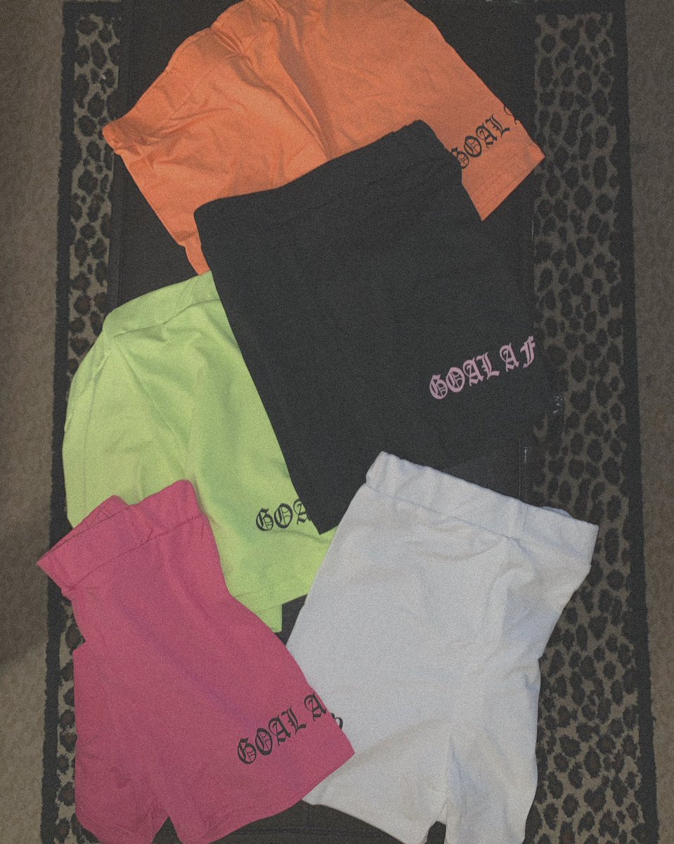 kookieedadoll_'s tweet photo. It really cost $0 to retweet your friends business. Just retweet it, you could possibly help them get the bag they chasing 😚💓 message me for prices‼️ https://t.co/zXGxfPKj6S
