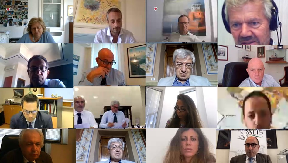 Confitarma1's tweet photo. Mattioli all'Assemblea @Confitarma1: dopo l'emergenza nulla sarà come prima. Prioritario avere governance strutturata e dedicata alla nostra industria, puntando moltissimo sulla semplificazione del codice della navigazione per garantire la competitività del nostro Tricolore. https://t.co/M6wYlYB8ja