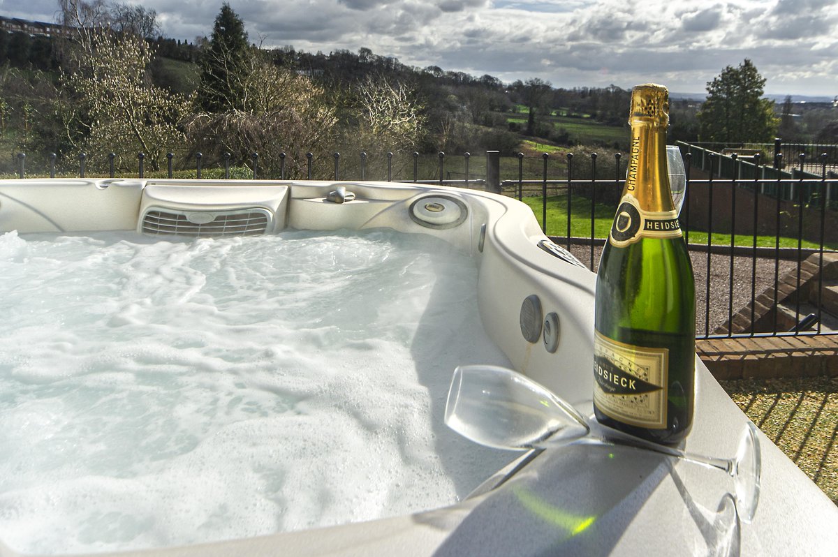 We're delighted to be the charity partner for the #WinYourDream raffle. For £2, you could win a £550,000 house, with a Range Rover and hot tub included. By buying a ticket, you're increasing the donation which will be made to #RMHCUK. Get your tickets: bit.ly/3fVYgU2
