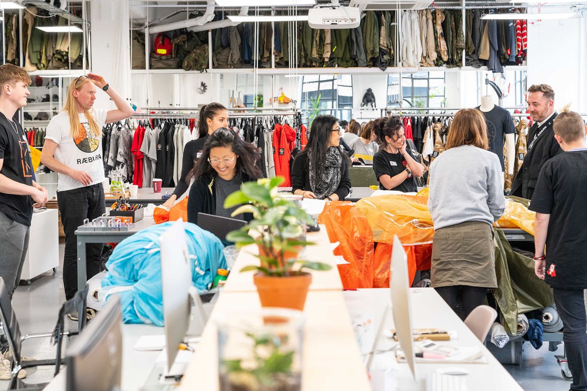We're excited to be starting our biweekly Lab Tours again from Tue 14th July. Safely join us and go behind the scenes of our studio, cheering to creativity with a local drink.
Full details + dates via: https://t.co/NbVyqMMyKH https://t.co/WtNBPNRA2c