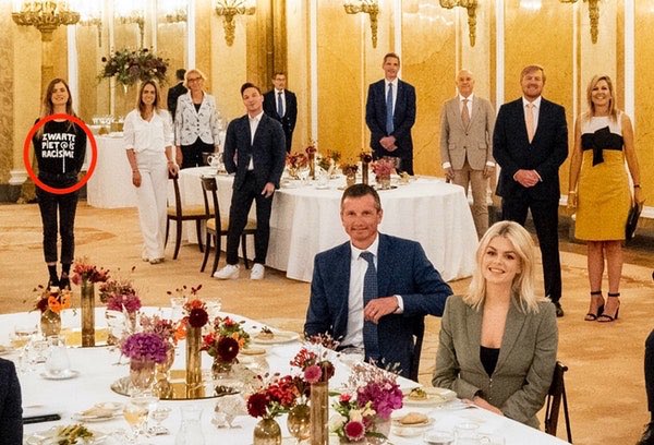 Was al fan van Hannah Hoekstra, maar nu nog meer. Tijdens de uitblinkerslunch (in een wit gezelschap) met het koningshuis draagt ze ‘zwarte piet is rascisme’ op haar shirt. In plaats van chique gekleed zoals het “hoort”.