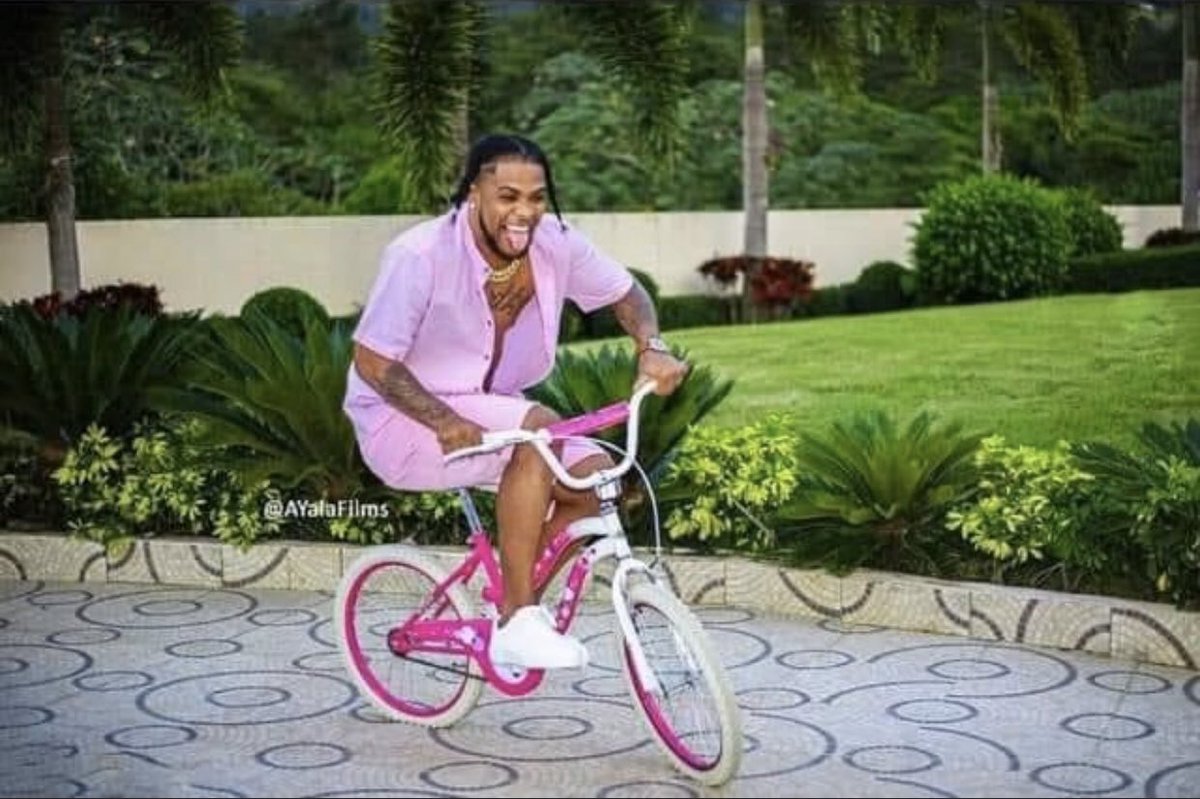 30_ideas's tweet photo. -mi mamá: muchacho del diablo le va dañar la bicicleta a La Niña 😡

-Yo:🤣 https://t.co/WB5gO6A2yq