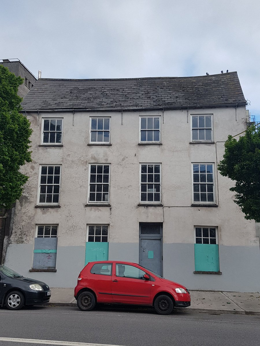 another empty property in  #Cork, lots of character, someone's home, so much potential, sad to see it lying empty, so many  #homeless its a  #socialcrime that highlights the serious  #inequality in  #Ireland that new  #programmeforgovernment needs to urgently address  @corkcitycouncil