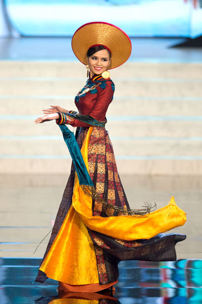 A few examples of áo dài at international beauty pageants.