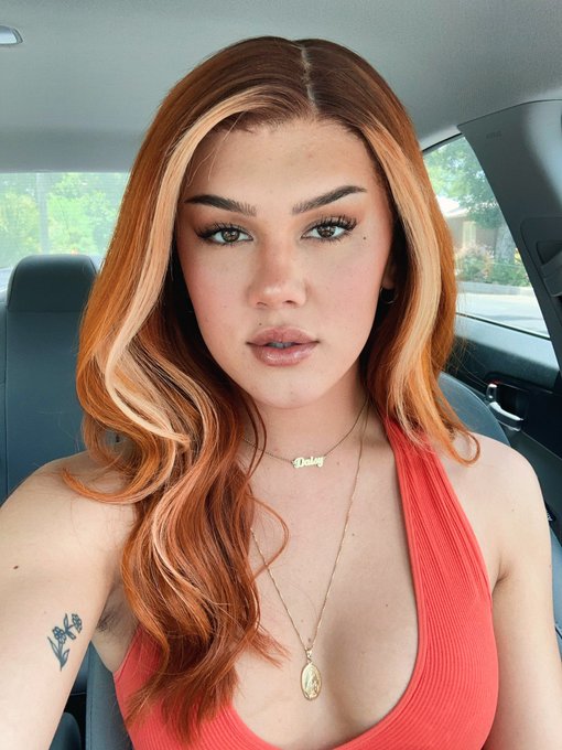 why do i ever hate myself when i look like this????? this is a WOMAN. https://t.co/Dtm7BfVqLV