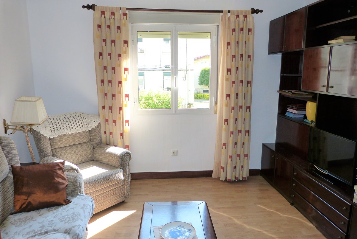 BurutaranInmo's tweet image. Z32011 Piso exterior a dos fachadas. Soleado todo el día, orientación es Este y Oeste. Salón comedor con amplia ventana. Cocina espaciosa. 3 habitaciones.

bit.ly/2YLsEdN

#Donostia #SanSebastian #CasaEnVenta #Inmobiliaria #GrupoExin10 #RealEstate #Decoracion #HomeStage