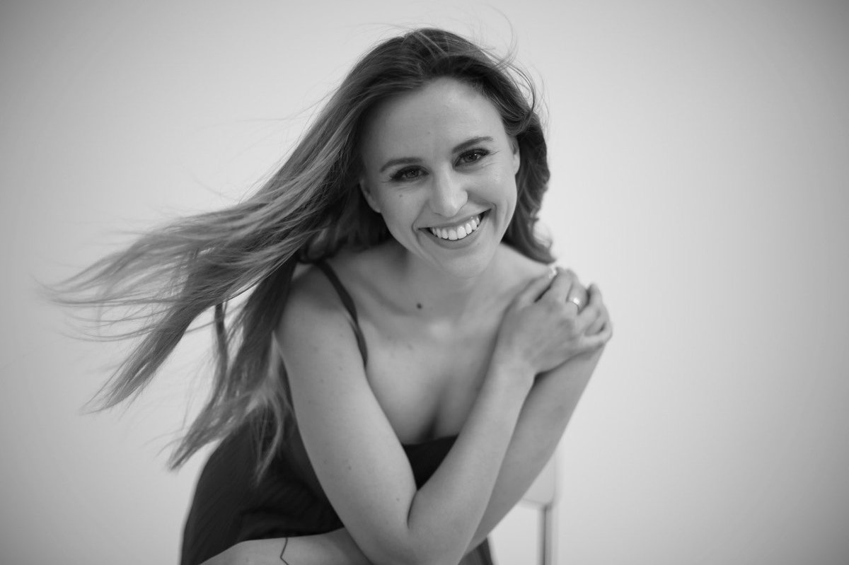 TartiereM's tweet photo. ➡️Estamos encantados de compartir, que nuestra maravillosa soprano Rocío Pérez, volverá esta temporada al @TeatroZarzuela después de su grandísimo éxito con Tres sombreros de copa. Será en mayo e interpretará canciones de Fernando Obradors. Enhorabuena Rocío‼️🍀 https://t.co/59ZqUUeIHP