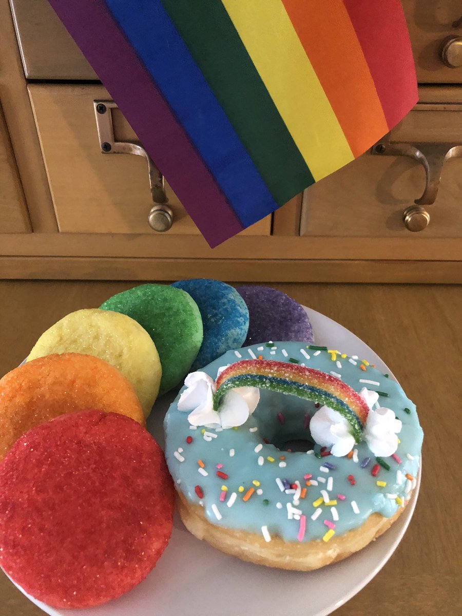 davidlopez85's tweet photo. Get these cookies! Breakfast of gay champions thanks to @oclgbtqpride! #pride #rainbow #getthesecookies #pridemonth #LGBTQpride #GayPride2020 https://t.co/l0biw6BD7Z