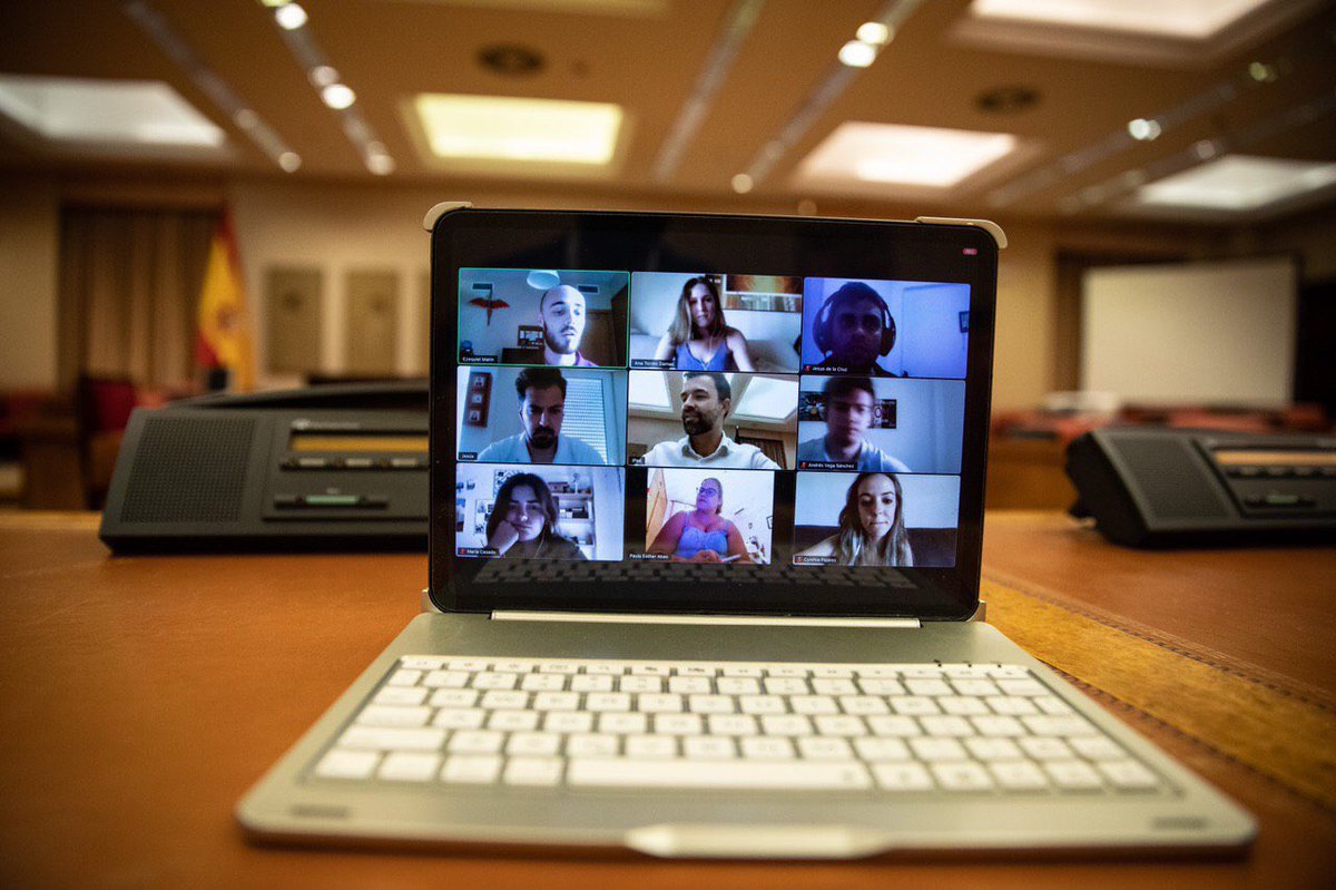 jesusdelacruzol's tweet image. Os dejo algunas imágenes del Café telemático de @jovenesCs del @CsSevilla_Prov
Nuevo tiempo, nueva normalidad y misma ilusión en @JcsAndalucia 
#normalidad #Ciudadanos