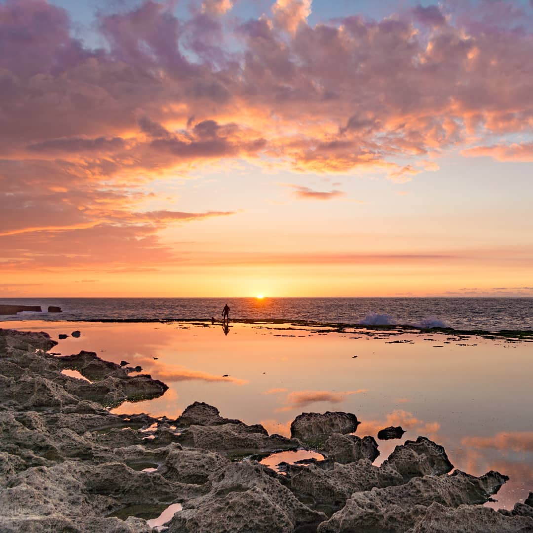 Après un diner en tête à tête à notre restaurant le Golden Fish, quoi de plus #romantique que d'aller admirer le soleil se coucher sur l'océan 🌅
📸 @dreamymerry
#Sofitel #SofitelRabat #Rabat #VisitRabat #Sunset #BeautifulDestination #CoucherdeSoleil