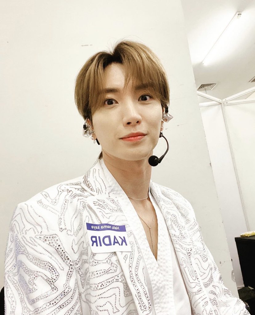 200701 Donghae’s IG update: our dokteureukteukteuk happy birthday hyung !! This is the 20th birthday after I got to know hyung ^^ love you brother !! 🎂 instagram.com/p/CCES8A4p6Ak/…