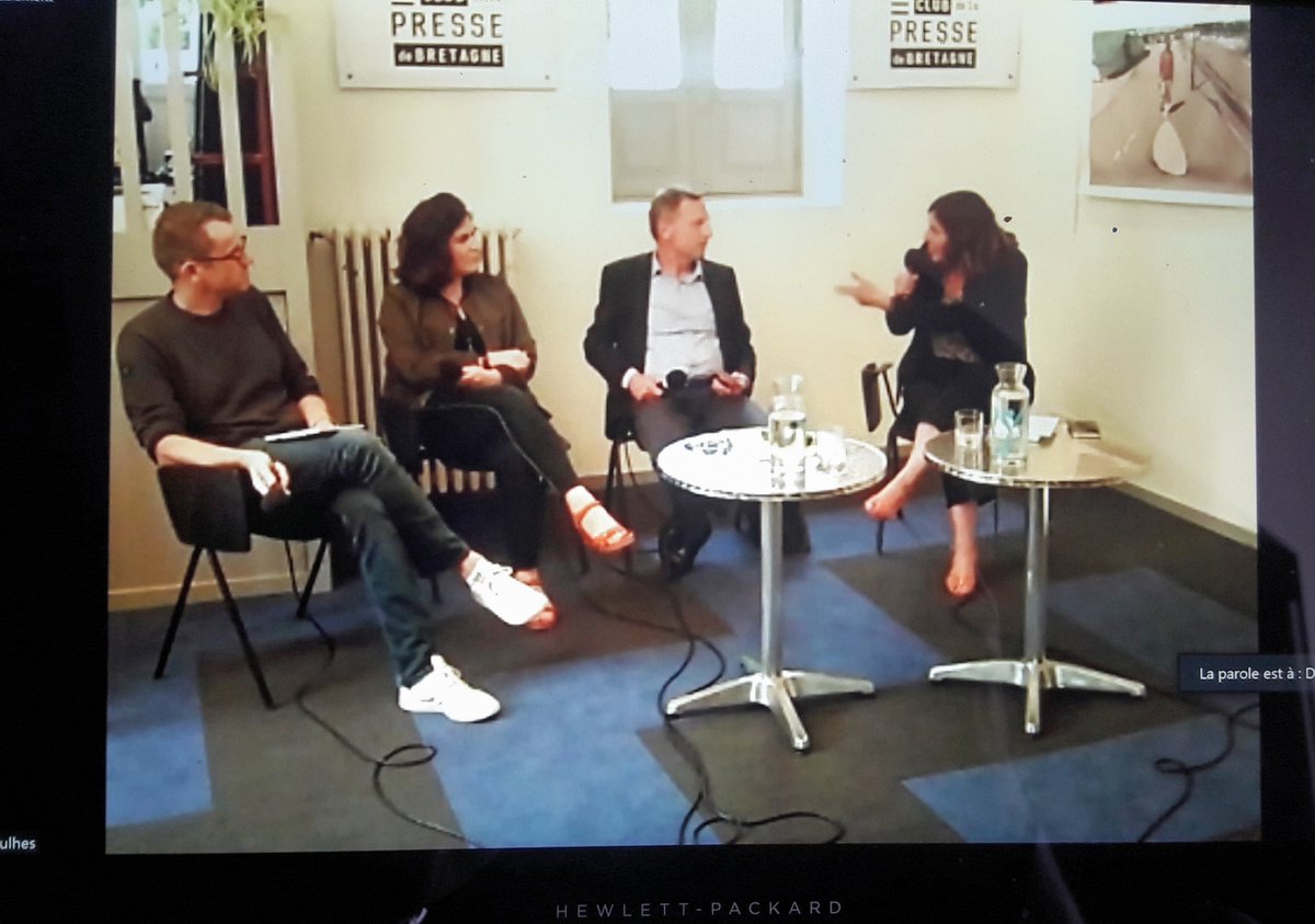 JoannaRobic's tweet photo. 🔛 #Endirect @ClubPresseBZH et sur les écrans des participant-e-s à distance, une #RencontreExpert "conséquences économiques pour les #médiaslocaux du #COVID__19 " : impact sur la ligne éditoriale, expérimentations, changement de rythme, coopérations renforcées #onfaitlebilan 🙌 https://t.co/0k8AzPDRKn