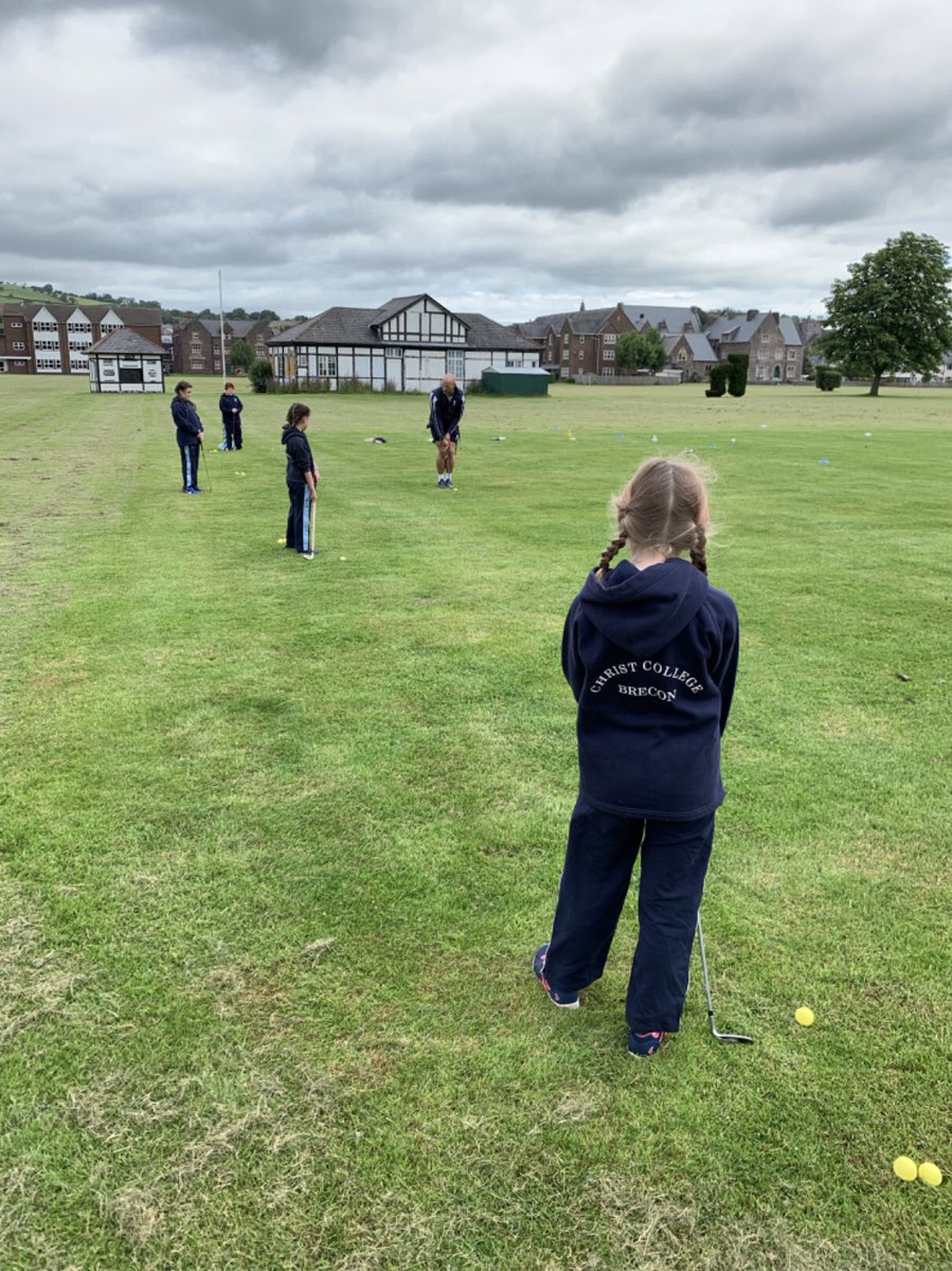 Group 1 had a fun filled morning playing golf🏌️‍♀️ ⛳️ 🏌️#golfingfun