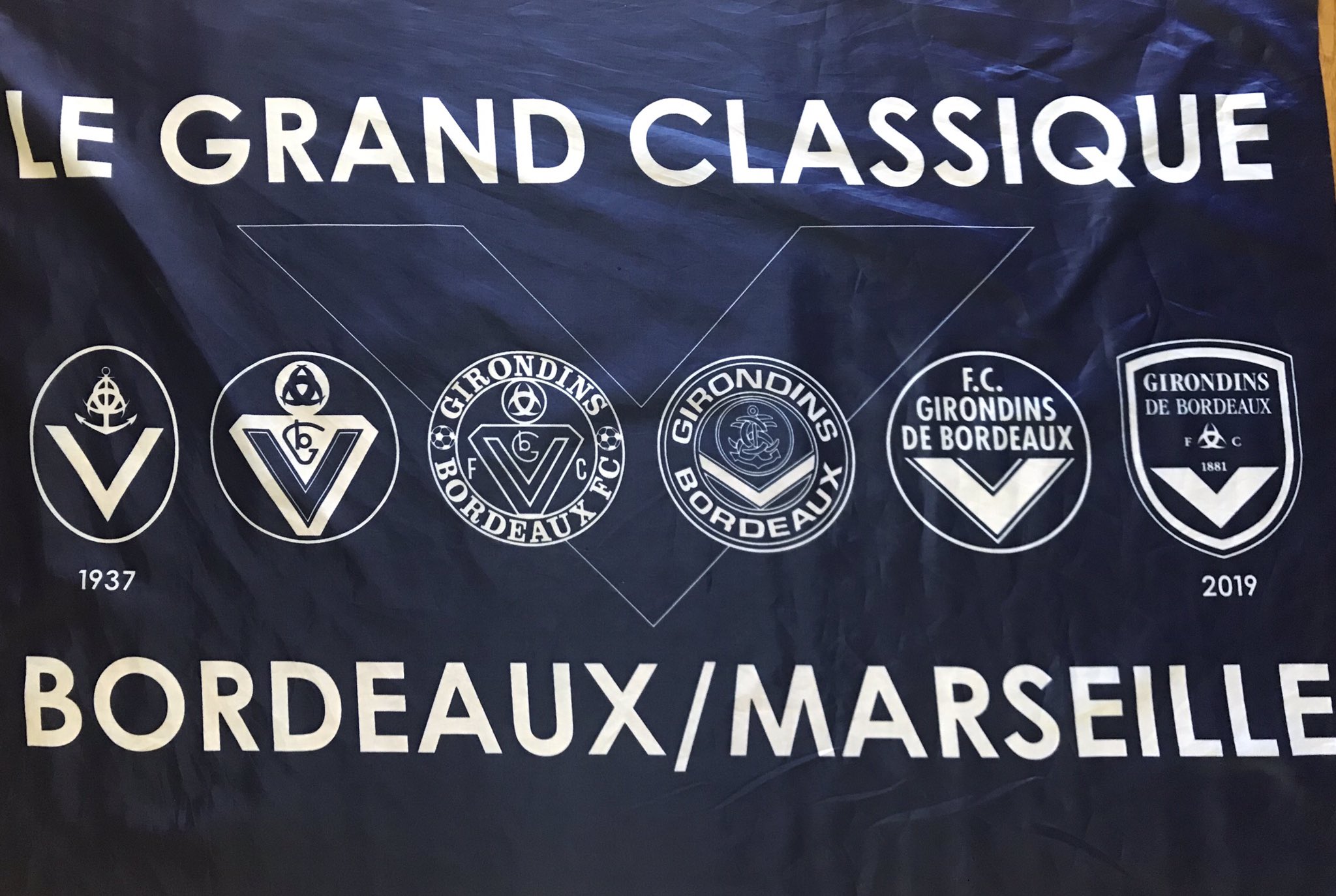 World Football Club Crests On Twitter French Giants Girondins Bordeaux Have Sacrificed History Tradition And Symbolism For A Crest That Lacks Personality The One Thing Remaining Is The Scapulaire The V Shape My