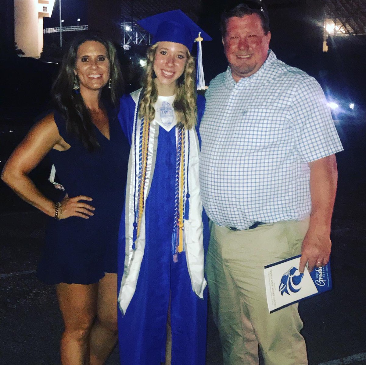 seiglemath's tweet photo. I am so proud of all that you have already accomplished, @mckayseigle_
I love you so dang much and will miss seeing your beautiful face every day, but you were meant for bigger things.
Fly, baby, fly π«
#myfirstbaby #proudmommaβ€οΈ #spreadyourwings #yourtimetosoar #athensbound https://t.co/0j0RvWAKdB