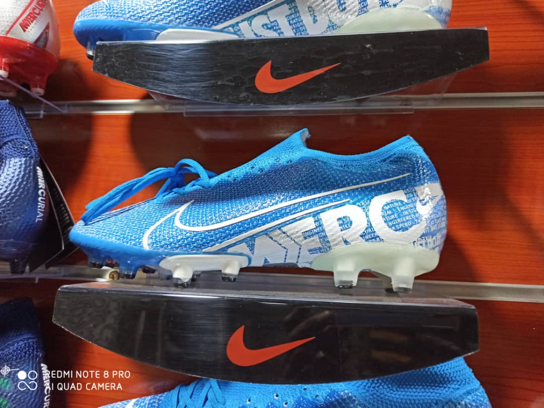 zayn_sports's tweet photo. شروط المسابقة :
- فلو للحساب
- منشن تلاتة من فردك
- كوت تويت للتغريدة وصاحب اكتر عدد لايكات حيوفوز بي كدارة Nike mercurial بقيمة 6950 و التاني حيفوز بي باته ايطالية بقيمة 4450
- الفائز التالت حنختارو عشوائي من المتابعين و حيفوز 
بي باته بوسنية بقيمة 3750 😉
- مدتها اسبوع https://t.co/p5DF3PfbPt
