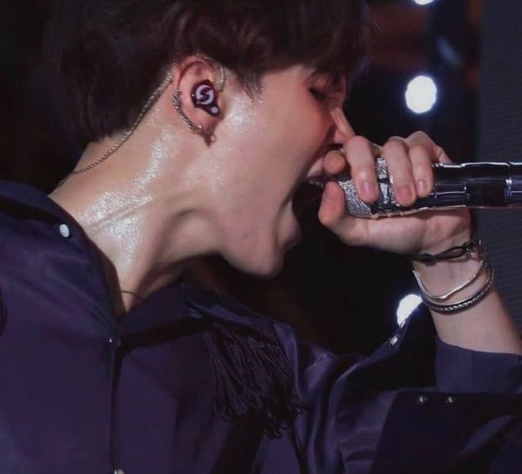 Yoongi being intimidating; a thread